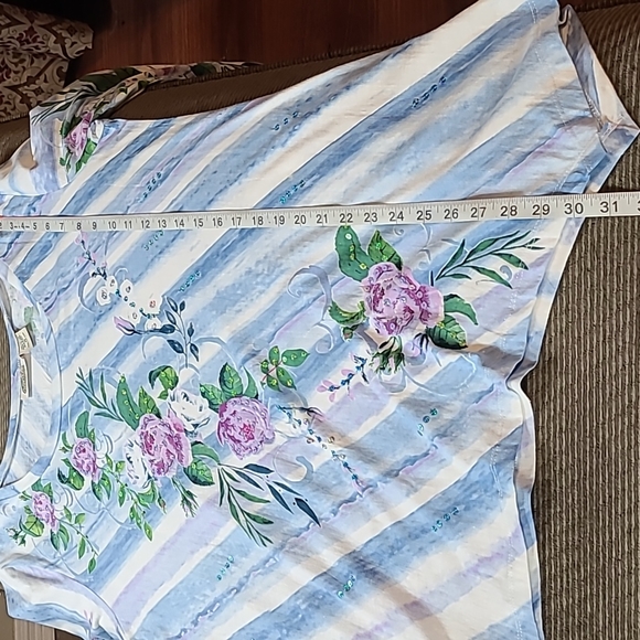 Collections Etc Assymetrical Hem Floral Blouse - Picture 10 of 12